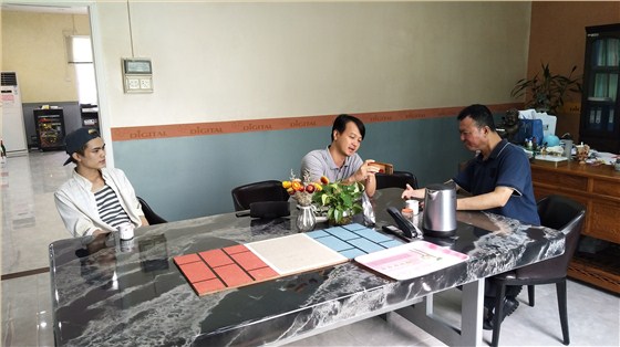 李導(dǎo)演介紹電影內(nèi)容 李導(dǎo)演介紹電影內(nèi)容