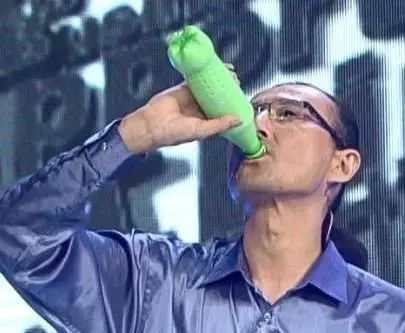 能喝的涂料就一定是環(huán)保的嗎？_廣東韶關(guān)水性木器漆品牌廠家