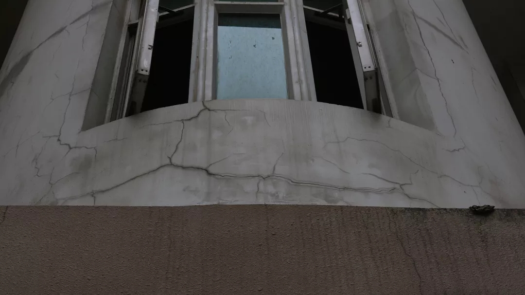 暴雨又又叒叕來報到 深圳坪山小區(qū)外墻涂料滲水如何應對