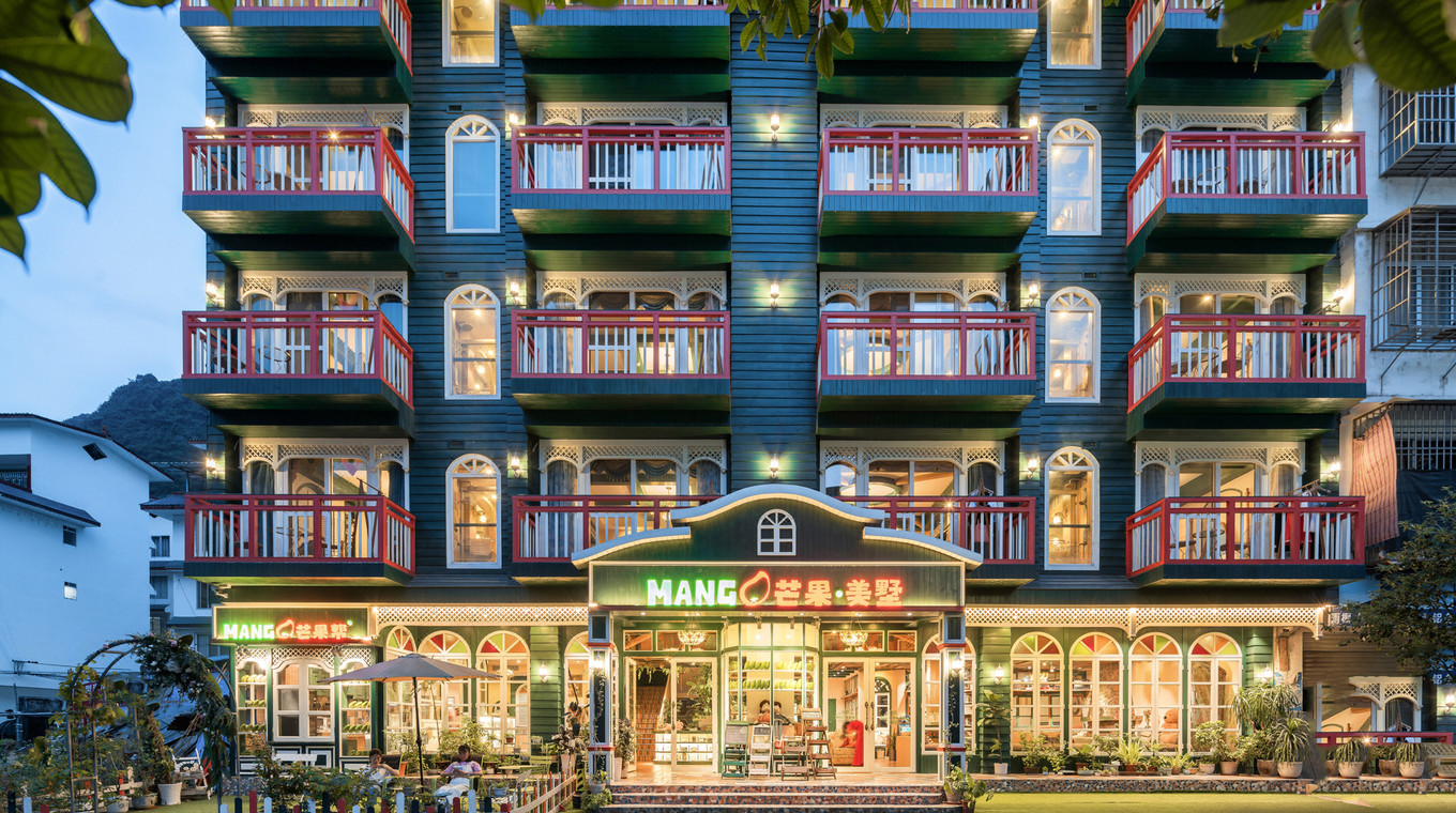 「涂裝案例」環(huán)保戶外木器漆 涂裝人氣文藝青旅美墅